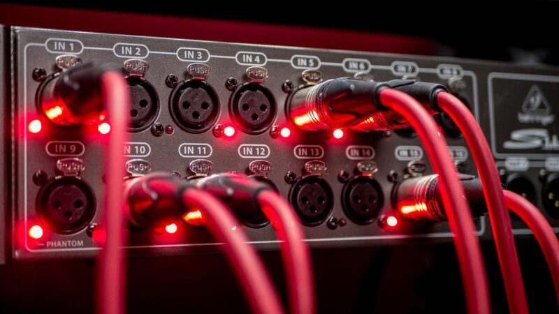 Få den bedste lydoplevelse med B&O-stik fra Av-Cables.dk