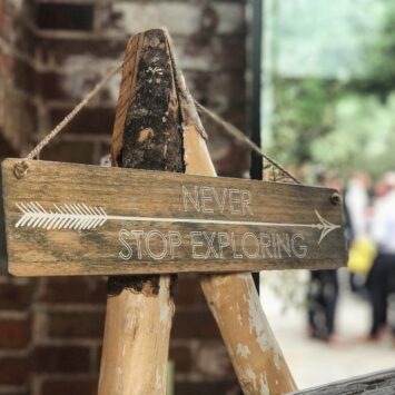 Synliggør dit brand med facadeskilte