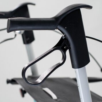 Optimér din indendørs mobilitet med en specialdesignet indendørs rollator til ældre