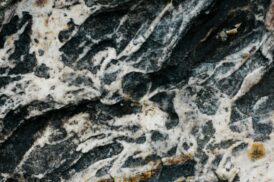 Derfor skal du overveje granitskærver og natursten til kommende haveprojekter